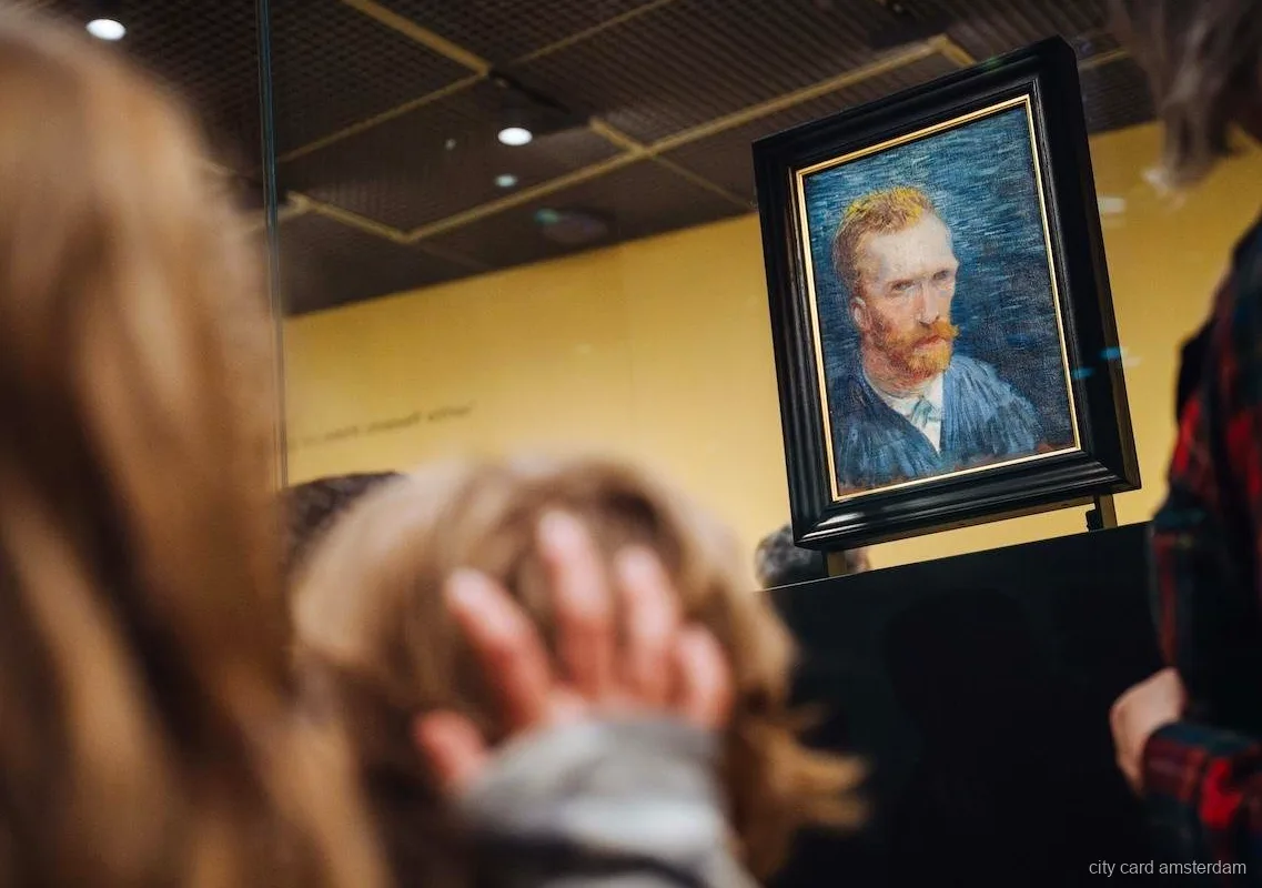 Entree des billets pour le musee Van Gogh sur le Museumplein a Amsterdam